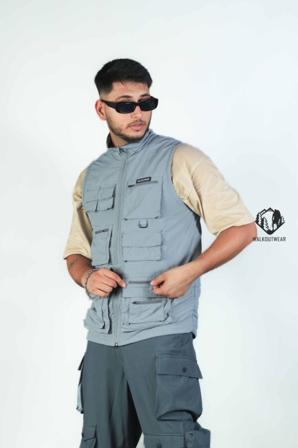 Multi pocket Vest